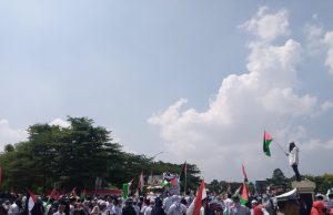 Aksi Solidaritas Bela Palestina di Stadion Wibawa Mukti Bekasi