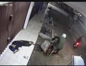 Ini Sosok Ajat, Lansia Kehilangan Kursi Roda Saat Tertidur Lelap di Depan Toko Perumahan Duta Harapan
