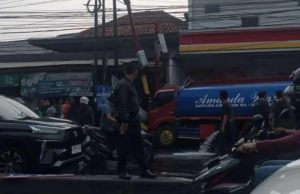 Santriwati Kecelakaan di Jalan Siliwangi Bekasi Usai Belanja Keperluan Pesantren