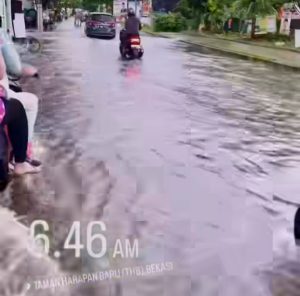Pagi ini Kota Bekasi Diguyur Hujan Awet Disertai Petir, Warga Diimbau Waspada Banjir