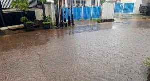 Hujan Kerap Mengguyur Bekasi Utara, Warga: Masih Suasana Imlek