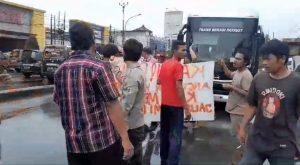 Uji Coba BISKITA Trans Patriot Bekasi Didemo Para Supir Angkot, Ini Alasannya
