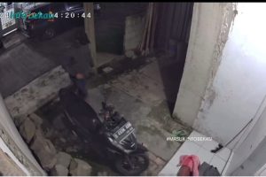 Aksi Maling Motor di Bekasi Gagal Gegara Alarm Berbunyi