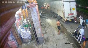 Pengendara Motor Tabrakan Truk Wing Box di Cikarang Diduga Melamun Saat Berkendara