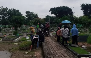 Tradisi Jelang Puasa, Ziarah ke Makam Sanak Saudara
