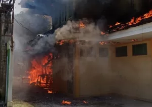 Diduga Gegara Main Petasan, Gedung Serbaguna di Narogong Terbakar