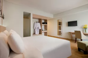 Rayakan Idul Fitri di Hotel Santika Mega City, Beragam Promo Menginap dan Sajian Khas Lebaran