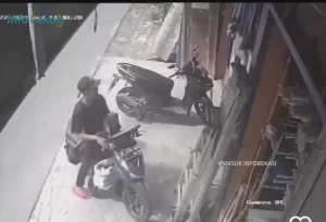 Nahas, Kurir Paket Ekpedisi Kehilangan Motor Saat Parkir di Depan Toko Matrial