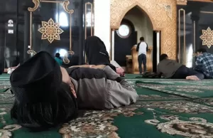 Kebiasaan Bocah Bekasi di Bulan Puasa, Tadarusan Nginep di Musola Bangunin Sahur