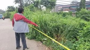 Kesaksian Petugas Kebersihan Temukan Mayat Perempuan Dibungkus Baju Merah di Jalan Kalimalang