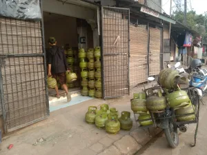 Warga Masih Belum Taat Regulasi Pembelian Gas Elpiji 3 Kg, Ini Komentar Agen Gas di Bekasi