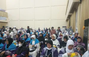 Sebanyak 431 Jemaah Haji Kloter Pertama Asal Kota Bekasi Tiba di Tanah Air