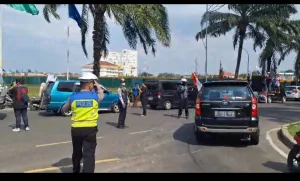 Dishub Tidak Berwenang Periksa Surat Kendaraan Sopir Angkutan Barang 