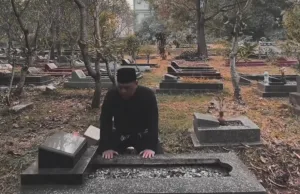 Sebelum Daftar ke KPU, Bang Heri Ziarah ke Makam Orang Tua