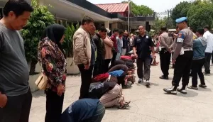 29 Pelajar di Cikarang Dihukum Sujud Gegara Berniat Tawuran