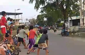 Bocah Berburu Telolet Tertabrak Motor di Rawalumbu, Bekasi