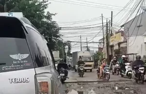Pemkot Bekasi Siapkan Anggaran Perbaikan Jalan Raya Kodau