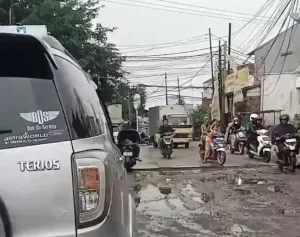 Pemkot Bekasi Siapkan Anggaran Perbaikan Jalan Raya Kodau