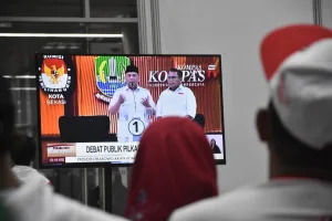Debat Perdana: Infrastruktur, Institusi, Insan Strategi Heri-Sholihin Jaring Investor