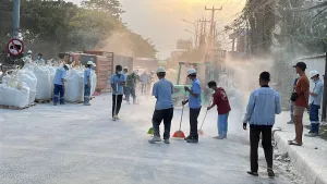 Ini Penyebab Mobil Truk Pengangkut Bubuk Minyak Terguling di Cipendawa