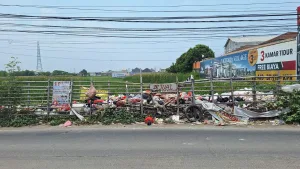 Bau Sampah Dipinggir Jalan Tarumajaya, Warga: Sudah 2 Tahun Belum Teratasi