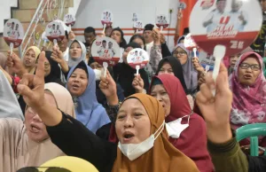 Di depan Emak-emak, Heri Koswara Blak-blakan Ungkap Alasan Maju di Pilkada Kota Bekasi