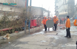 Polisi Konfirmasi Ada Korban Meninggal dalam Kebakaran di Kaliabang Bekasi