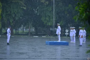 Upacara Hari Armada Di Lantamal VI Berlangsung Heroik di Tengah Guyuran Hujan Deras