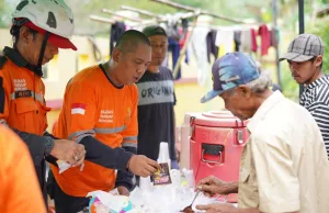 Bencana Alam Sukabumi, Dapur Umum dan Air Bersih Untuk Warga Terdampak Banjir