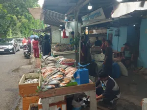 Belanja Kerang Menempuh Jarak Cibitung – Margajaya Demi Tradisi Rayakan Tahun Baru
