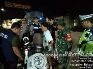 Kapolsek Setu Pimpin Operasi Kejahatan Jalanan (OKJ) di Jalan MT Haryono Tamansari
