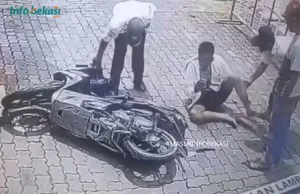 Maling Motor Kena Apes Saat Melintas Portal Pintu Perumahan Persada Bekasi Barat