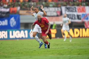 Persija Ditahan Imbang Persib di Patriot