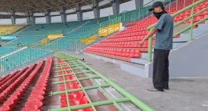 Pagar Tribun Stadion Patriot Ambruk, 50 Kursi Rusak Usai Laga Persija vs Persib