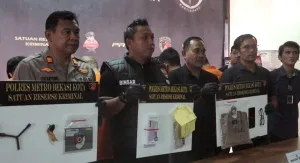 Polisi Ciduk Pencopet di Stadion Patriot Saat Laga Persija Vs Persib