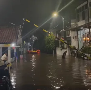 Perumahan Dosen IKIP dan Jatibening Terendam Banjir Kini Mulai Surut