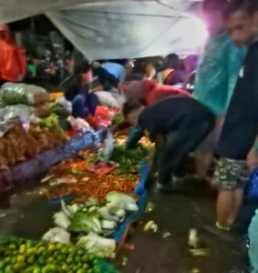 Berita Foto: Pasar Baru Bekasi ‘Terapung’ Genangan Air Akibat Hujan Deras
