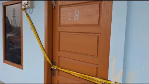 Pasutri Ditemukan Meninggal, Suami Gandir Istri Tewas Terbaring di Kamar Kontrakan