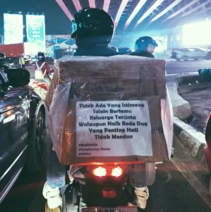 Pemudik Sepeda Motor Mulai Memadati Ruas Jalan Kalimalang Bekasi