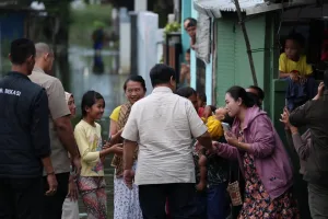 Presiden Prabowo ke Bekasi Diminta Mampir Bocil: Pak, Sini Pak !!!