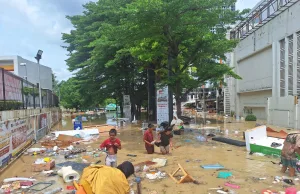 700 Toko di Mega Bekasi Hypermall Terendam Banjir
