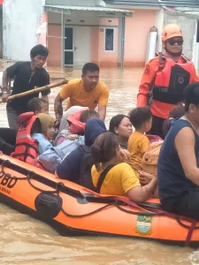 Bupati Bekasi Instruksikan BPBD dan Dinsos Turun ke 36 Titik Banjir di Kabupaten Bekasi
