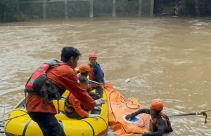 Ini Kronologi Apto Tewas Saat Bersihkan Bendungan Terbawa Arus Sungai Cikeas