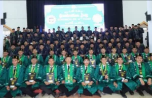 Ratusan Santri Attaqwa KH Noer Ali Diwisuda Dapat Ijazah Spesial dan Sanad Ilmiah