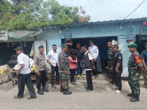 Penggusuran Bangunan Liar di Tepi Saluran Kali Baru, Pemilik Toko Minta Ganti Rugi