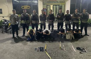 Tawuran di Bekasi Utara 7 Remaja Dibekuk Polisi, Barbuk Bom Molotov dan Sajam