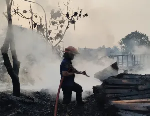 Kebakaran di Jalan Raya Citarik Lama Diduga Korsleting dari Tempat Pijat