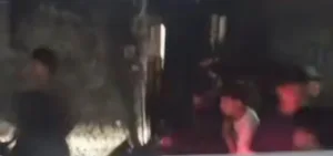 Gerombolan ABG Resahkan Warga, Tawuran di Area Mesjid Bawa Sajam Konvoi Motor