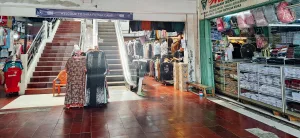 Dampak Penjualan Online, Pedagang di Pasar Kranji Bekasi Terpaksa Pangkas Karyawan