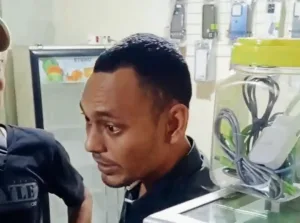 Warga Gerebek Penjual Tramadol Berekedok Konter Handphone di Jatiasih